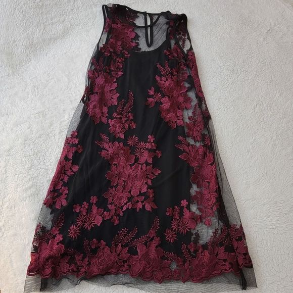 Embroidered mesh floral dress - Picture 3 of 8